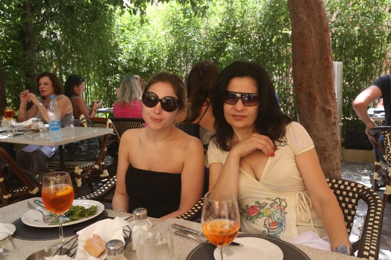 Les Fenetres Media Lunch